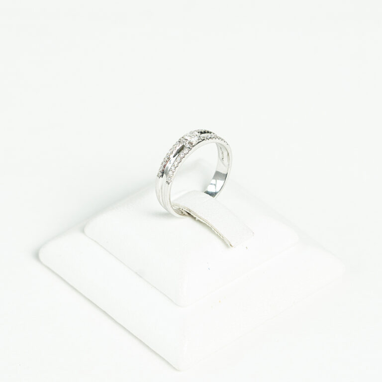 Vỏ nhẫn kim cương 750 - 0.64 J13