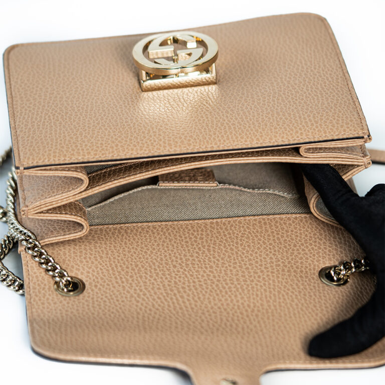 Túi xách Gucci Interlocking Chain màu kem G00040