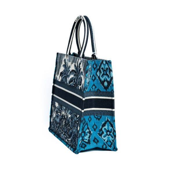 Túi xách Large Dior Book Tote Di00030