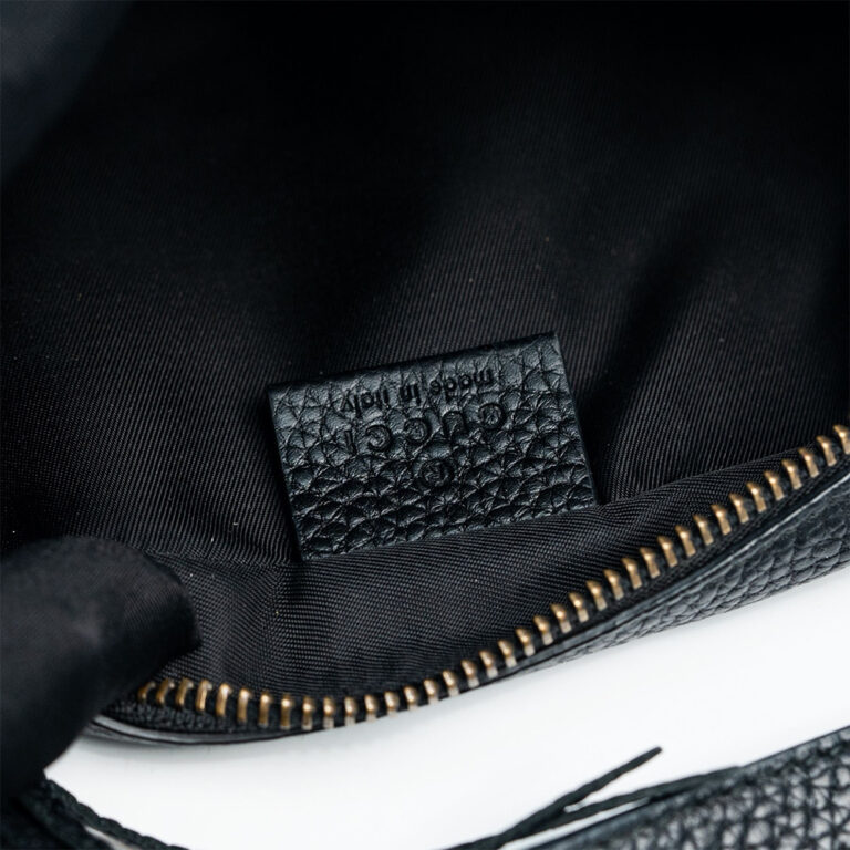 Túi đeo chéo Gucci Soho Disco Pebbled Crossbody Black Leather