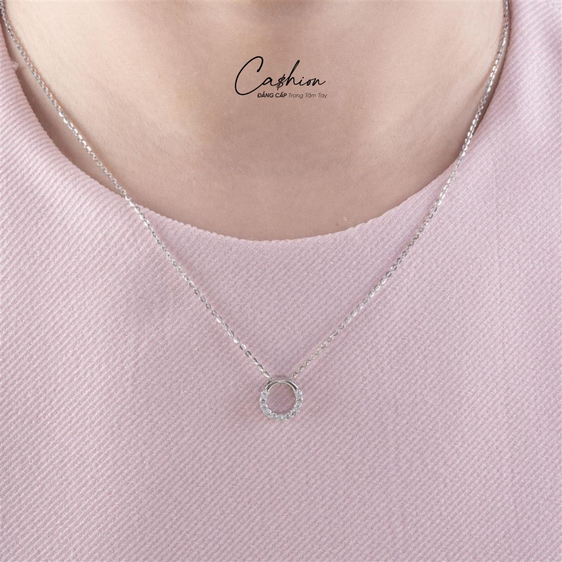 Ảnh: Dây chuyền vàng kim cương vòng ngọc