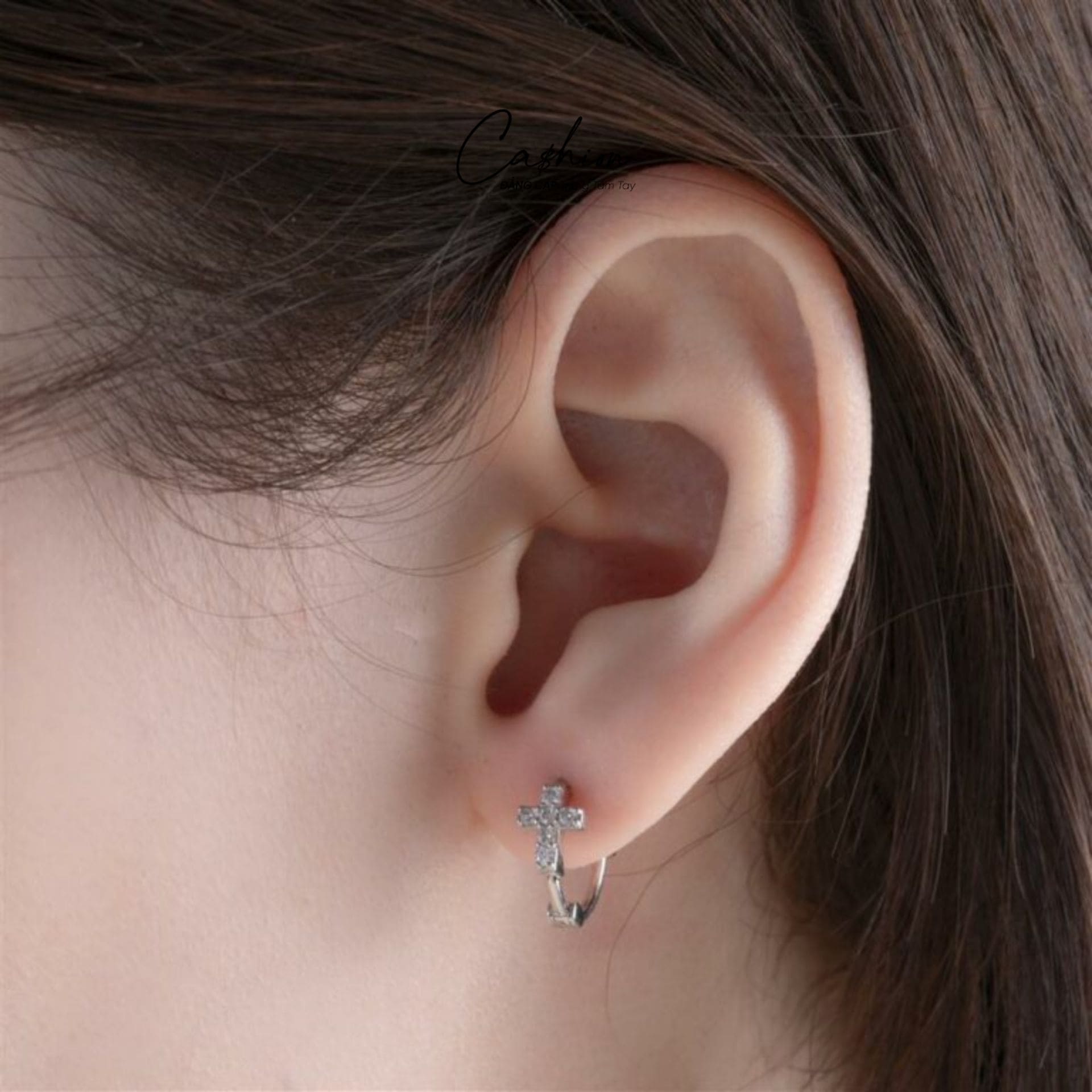 Ảnh: Bông tai Kim cương khoen thánh giá