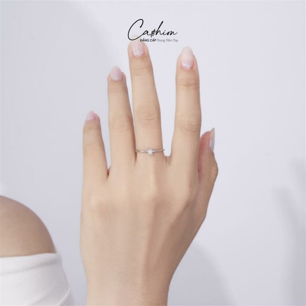 Ảnh: Nhẫn cầu hôn kim cương Emerald 416