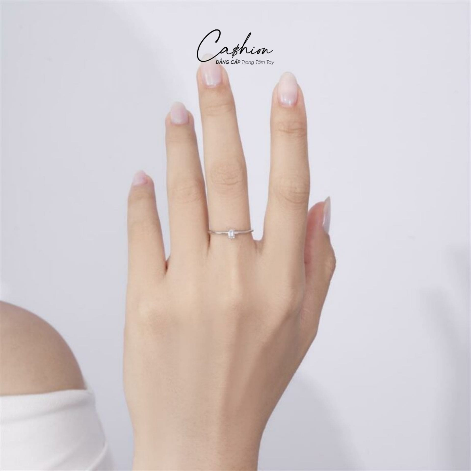 Ảnh: Nhẫn cầu hôn kim cương Emerald 416