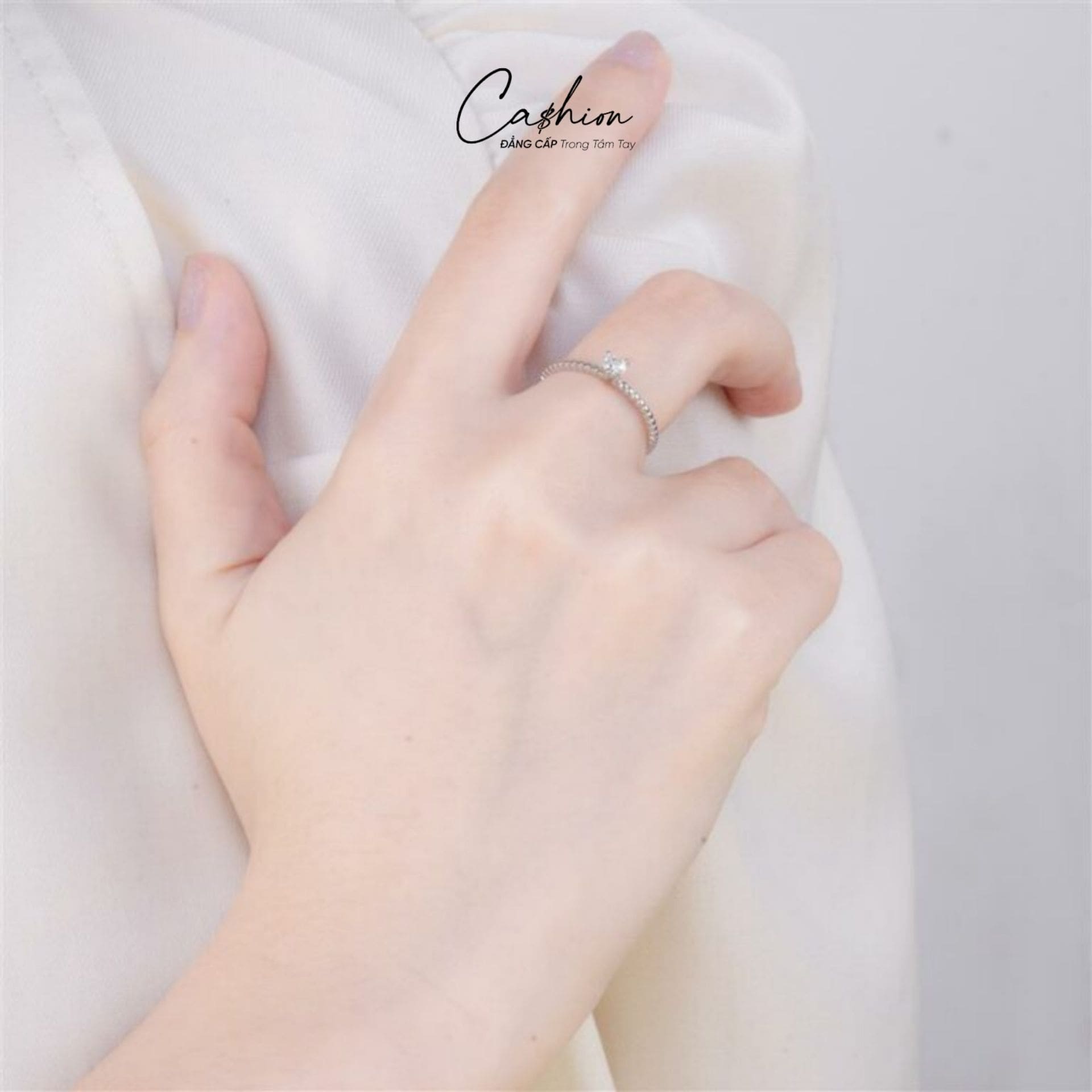 Ảnh: Nhẫn cầu hôn kim cương Heart 416