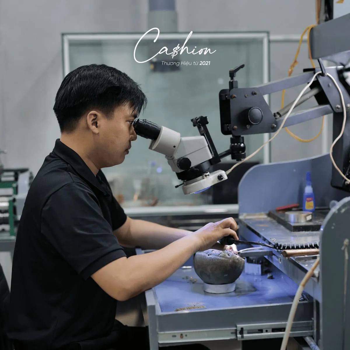 Ảnh: Thợ kim hoàn tại Cashion