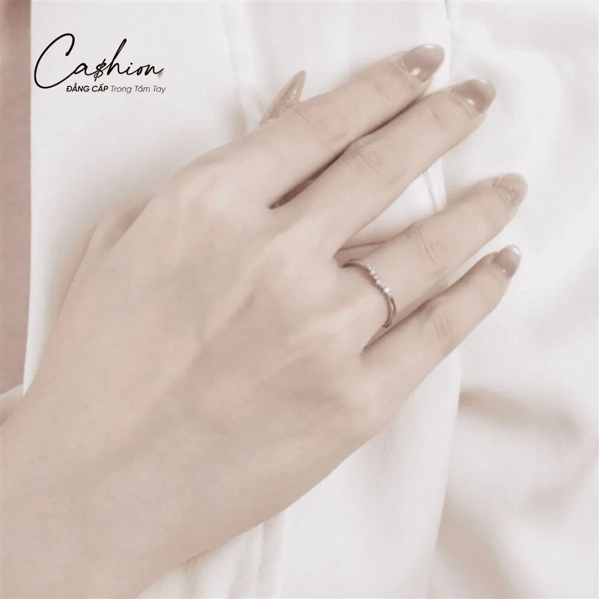 Ảnh: Nhẫn kim cương Vương miệng