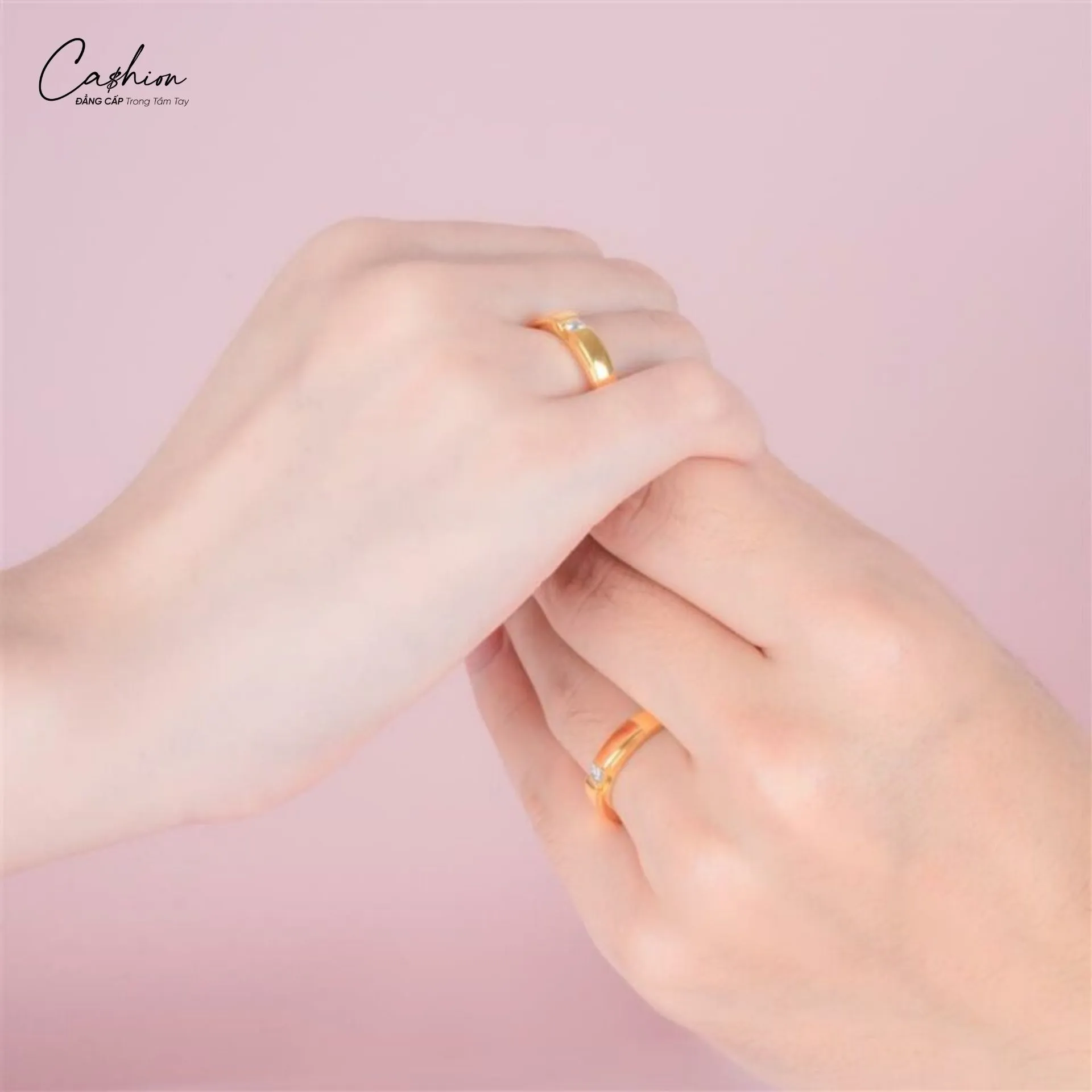 Ảnh:  Nhẫn cưới vàng đính kim cương